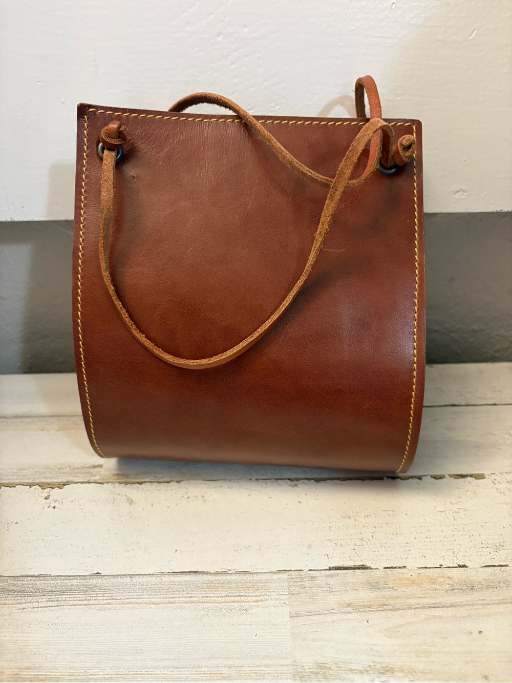 Minimalist Tan Leather Shoulder Bag with Suede Strap